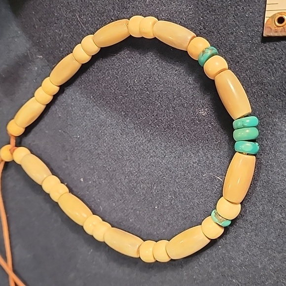 Bone and Turquoise And Leather Choker - Picture 4 of 4